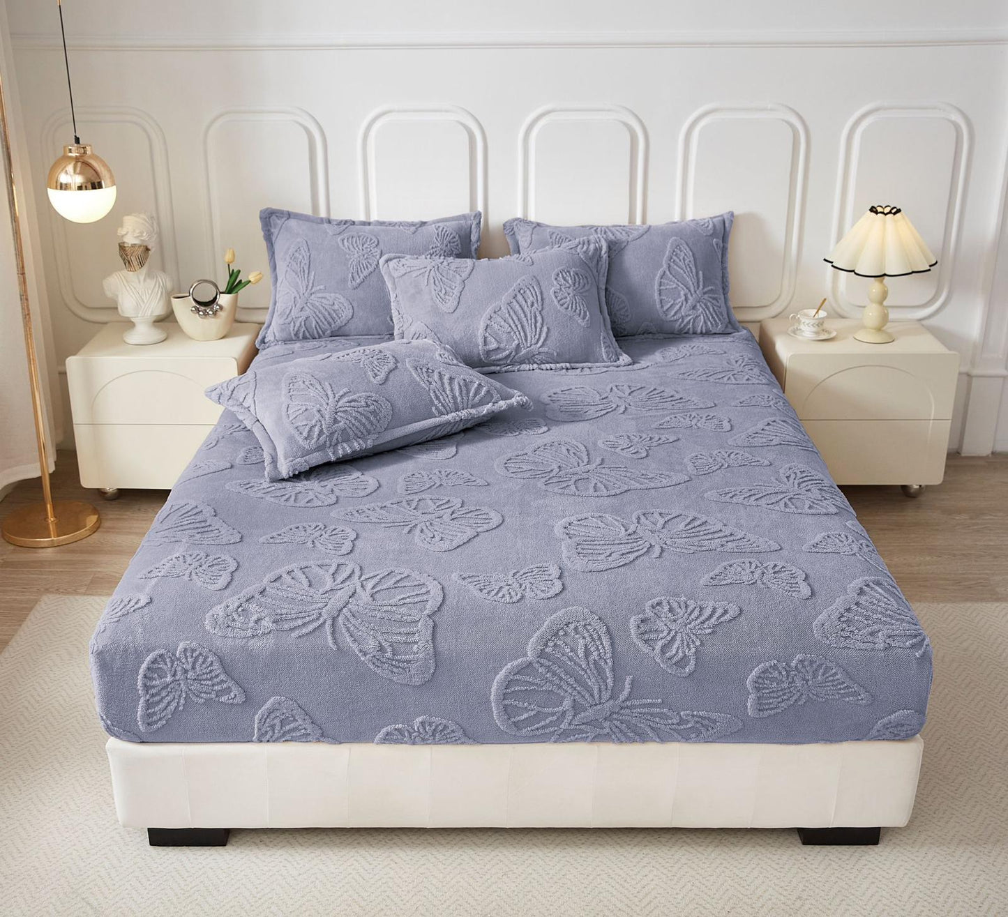 Husa Pentru Pat Dublu, Pucioasa, Model Cocolino Cu Fluturasi, Cu Elastic + 2 Fete De Perna