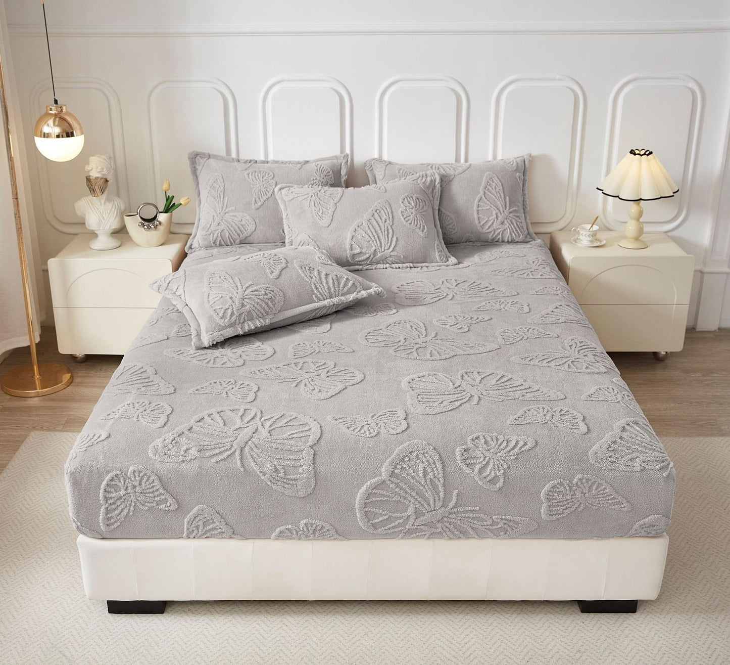 Husa Pentru Pat Dublu, Pucioasa, Model Cocolino Cu Fluturasi, Cu Elastic + 2 Fete De Perna